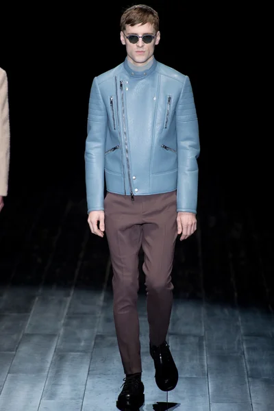Look 12